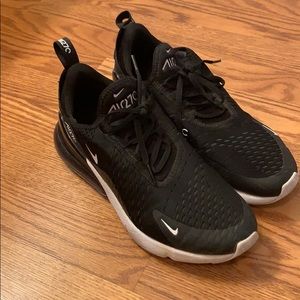 NIKE AirMax 270